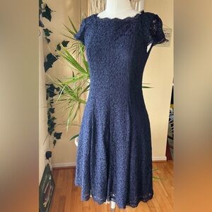 Adrianna Papell embroidered dress size 2